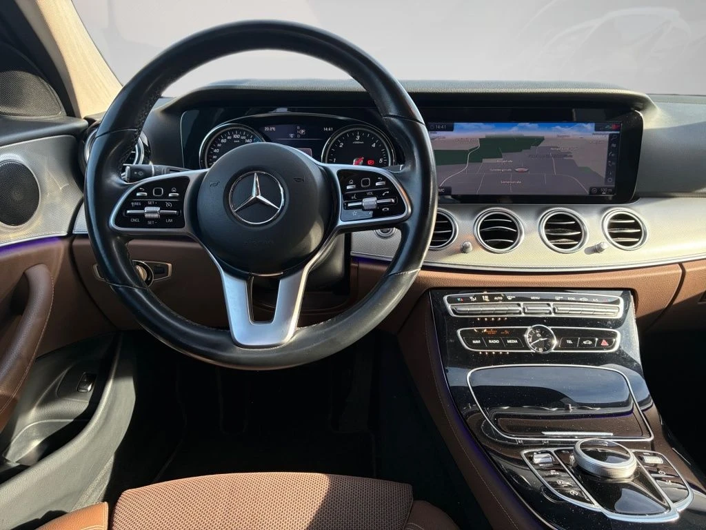 Mercedes-Benz-E-Klasse 220-image-9