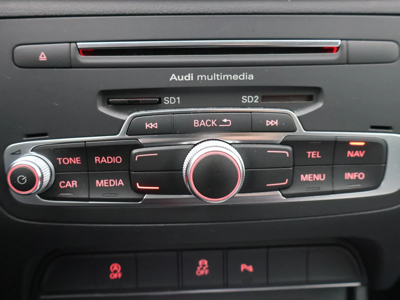 Audi Q3 Audi Q3 1.4TFSI 150PK *AUTOMAAT*LEDER*CRUISE*NAVI*PDC*ZETELVERWARMING*AIRCO*...*