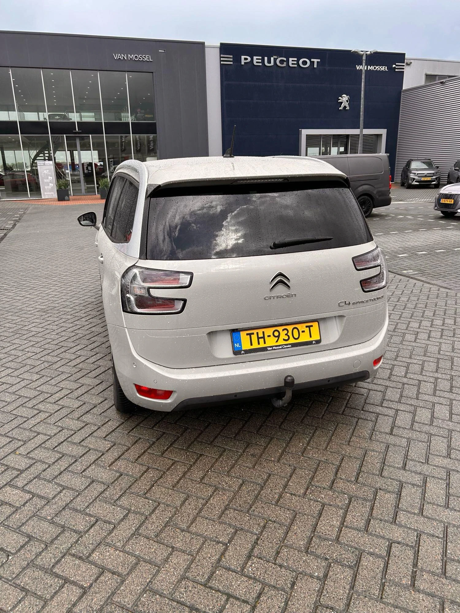 Citroën-Grand C4 Spacetourer-image-2