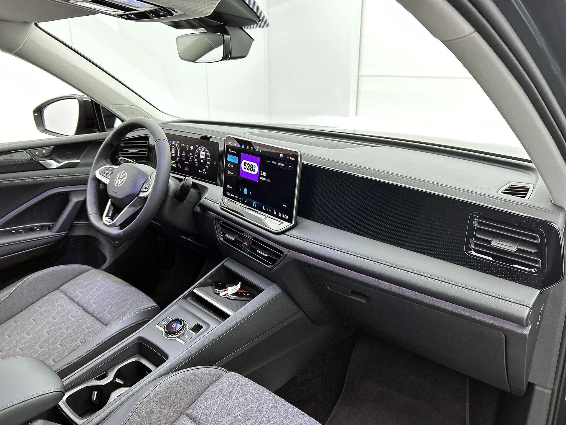 Volkswagen-Tiguan-image-8