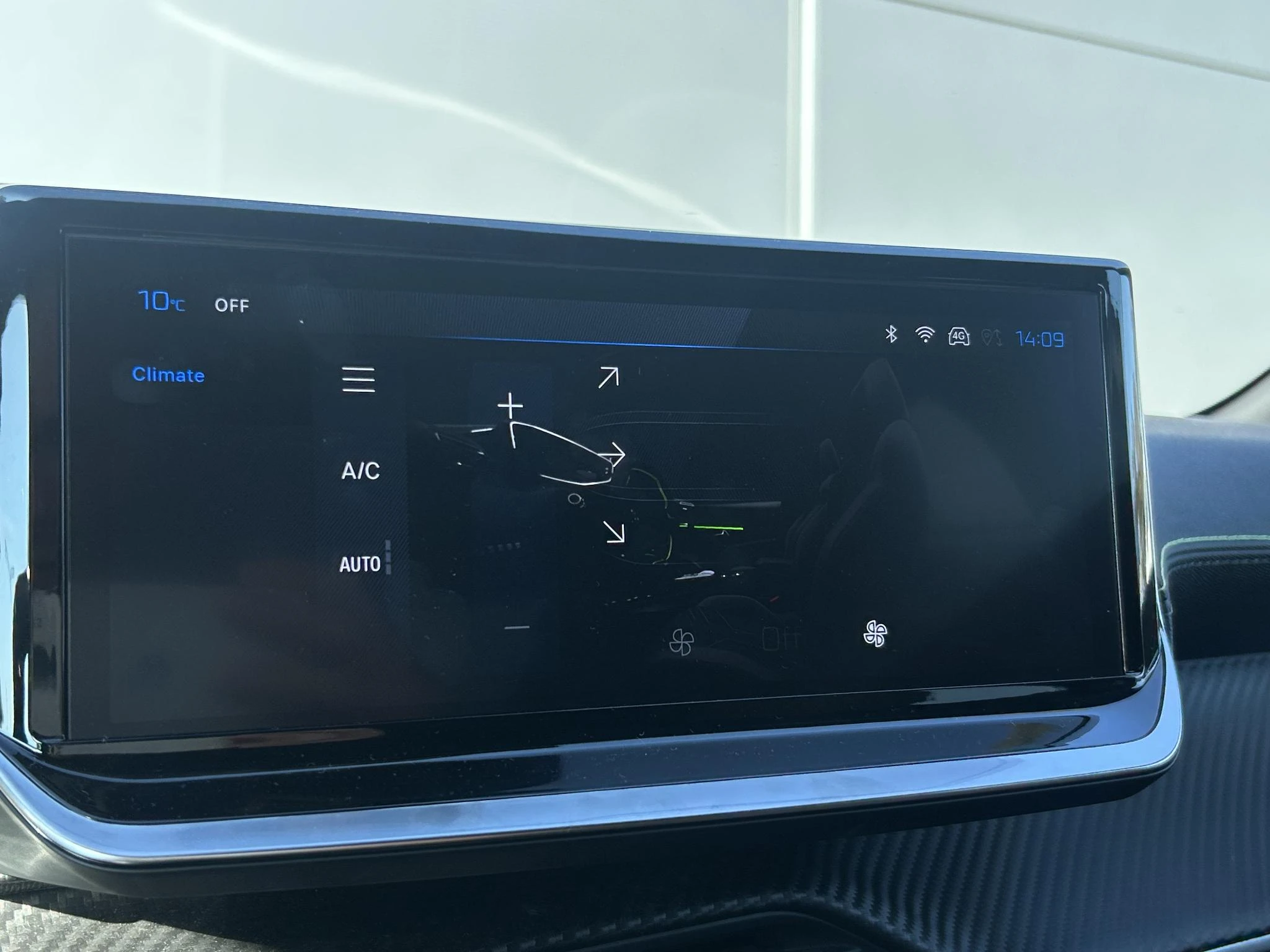 Peugeot-208-image-14
