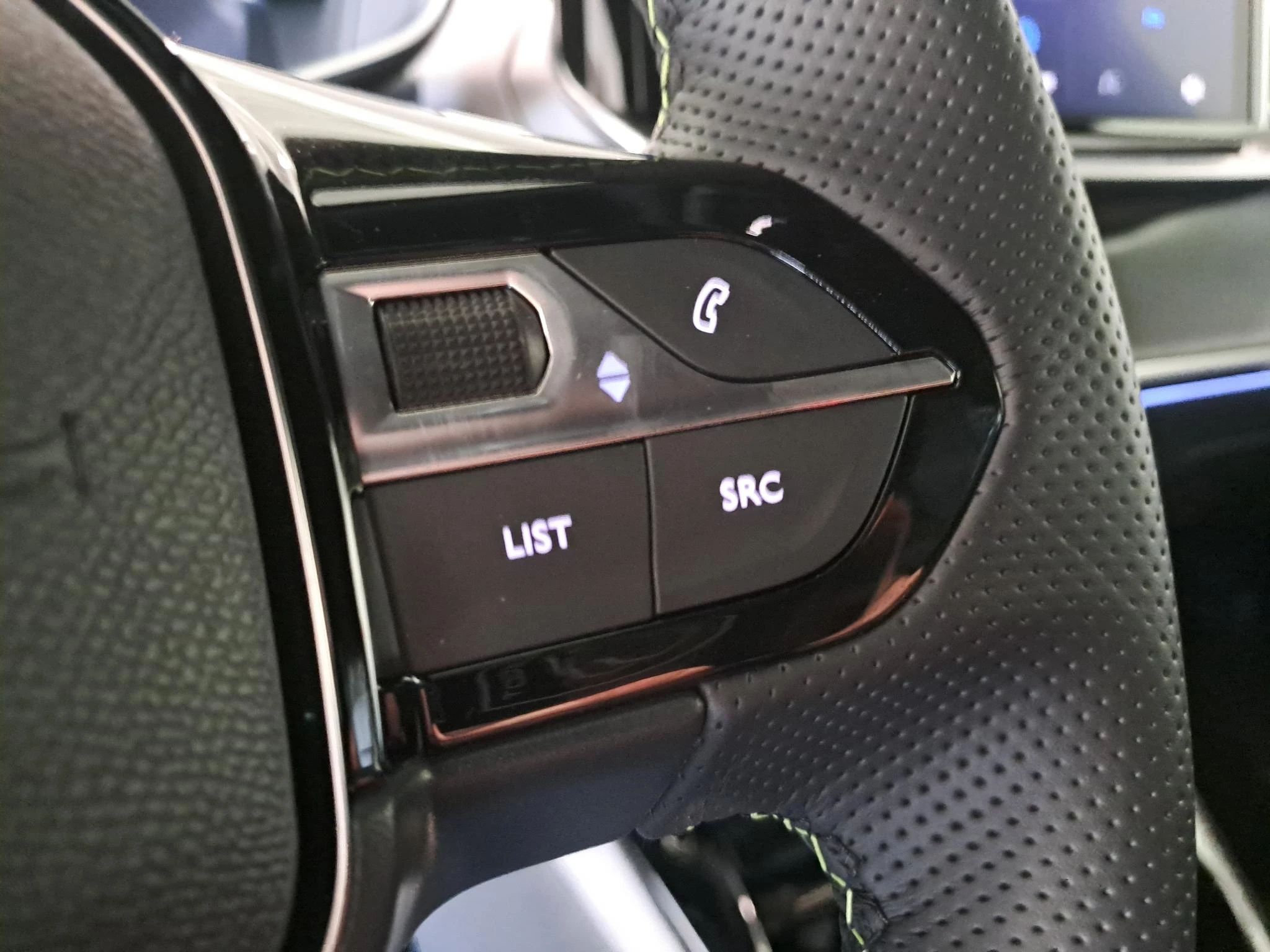 Peugeot-2008-image-12