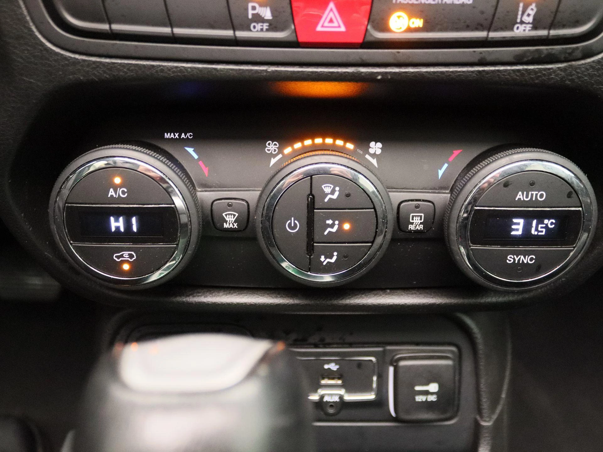 Jeep-Renegade-image-15