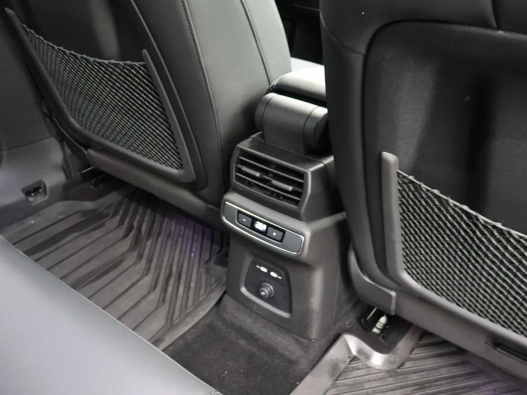 Audi-Q4 e-tron-image-10