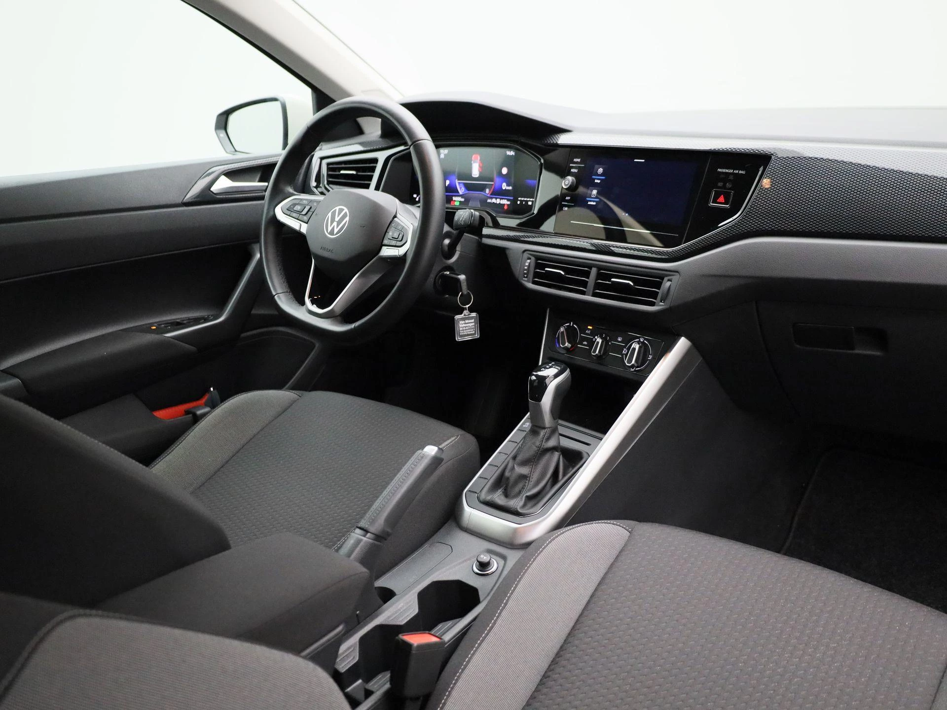 Volkswagen-Polo-image-37