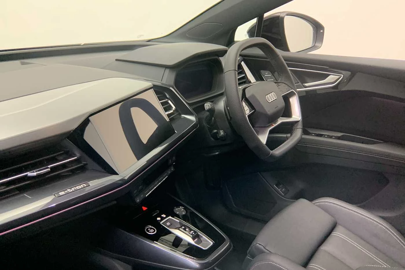 Audi-Q4 e-tron-image-11