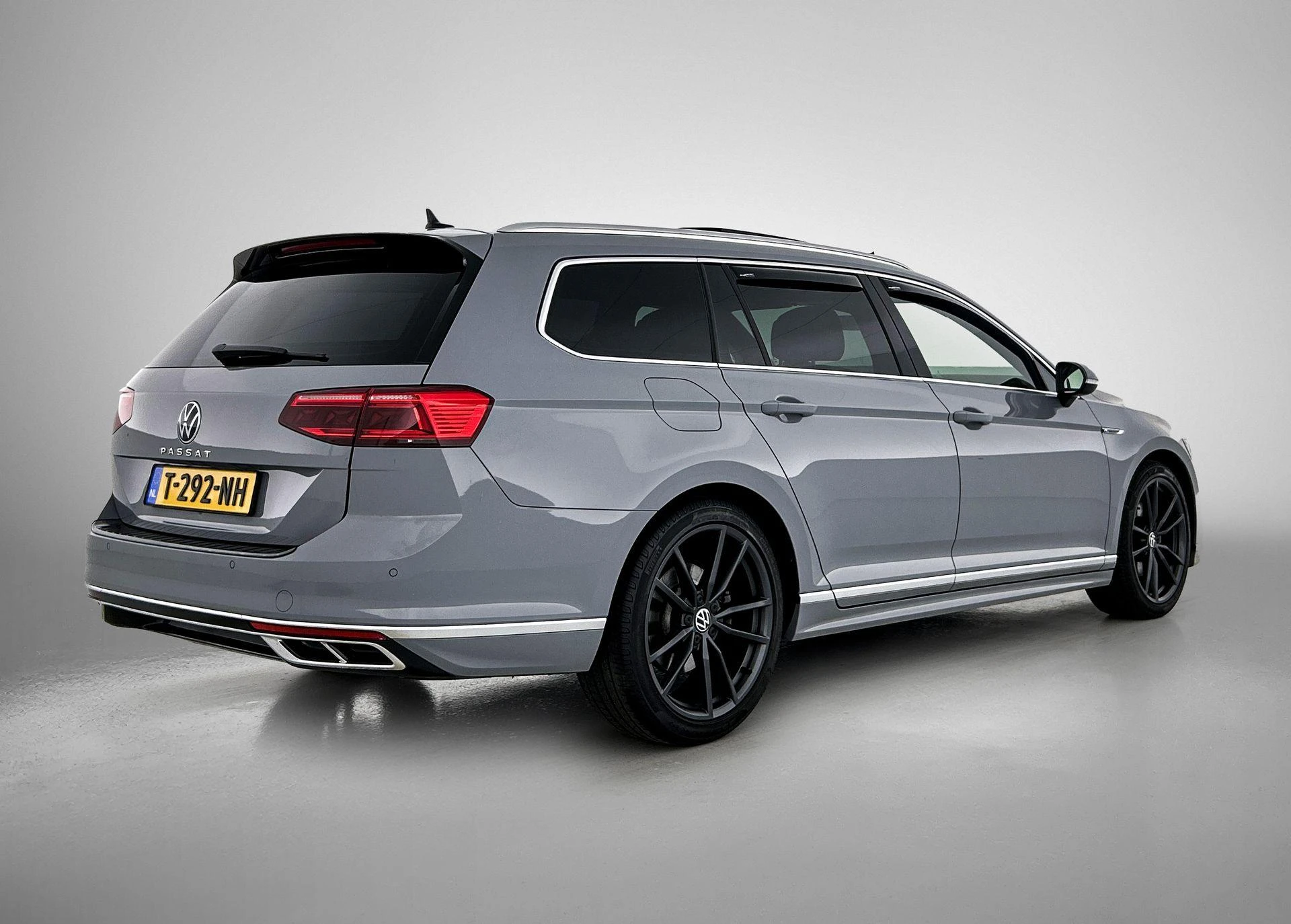 Volkswagen-Passat-image-3