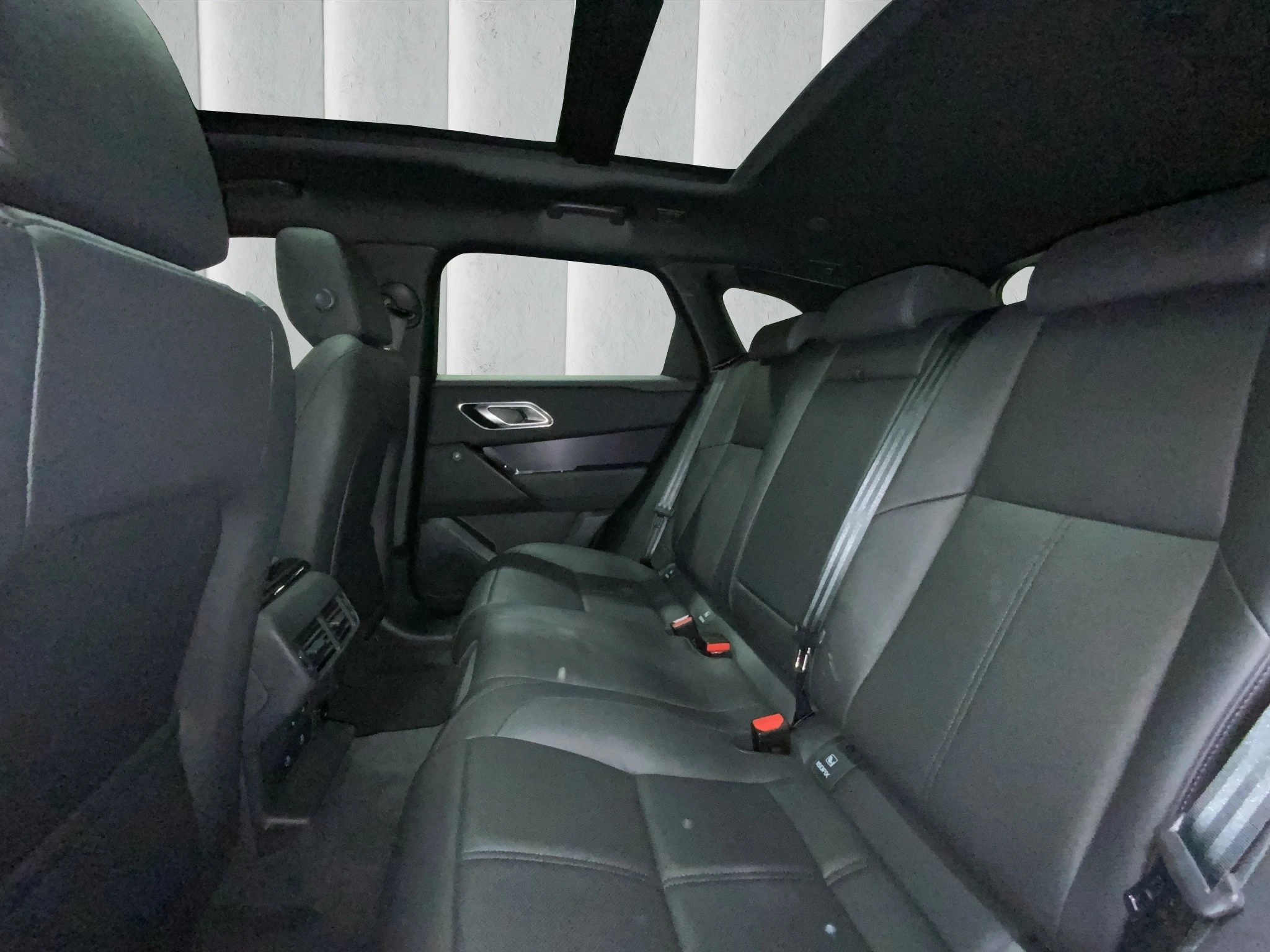 Land Rover-Range Rover Velar-image-7