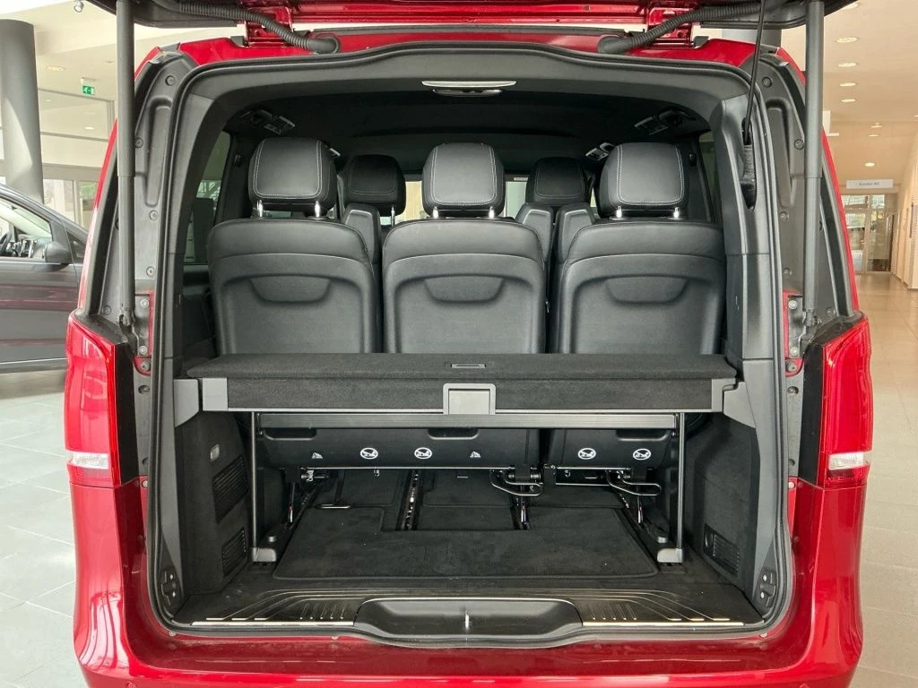Mercedes-Benz-V-Klasse 300-image-8