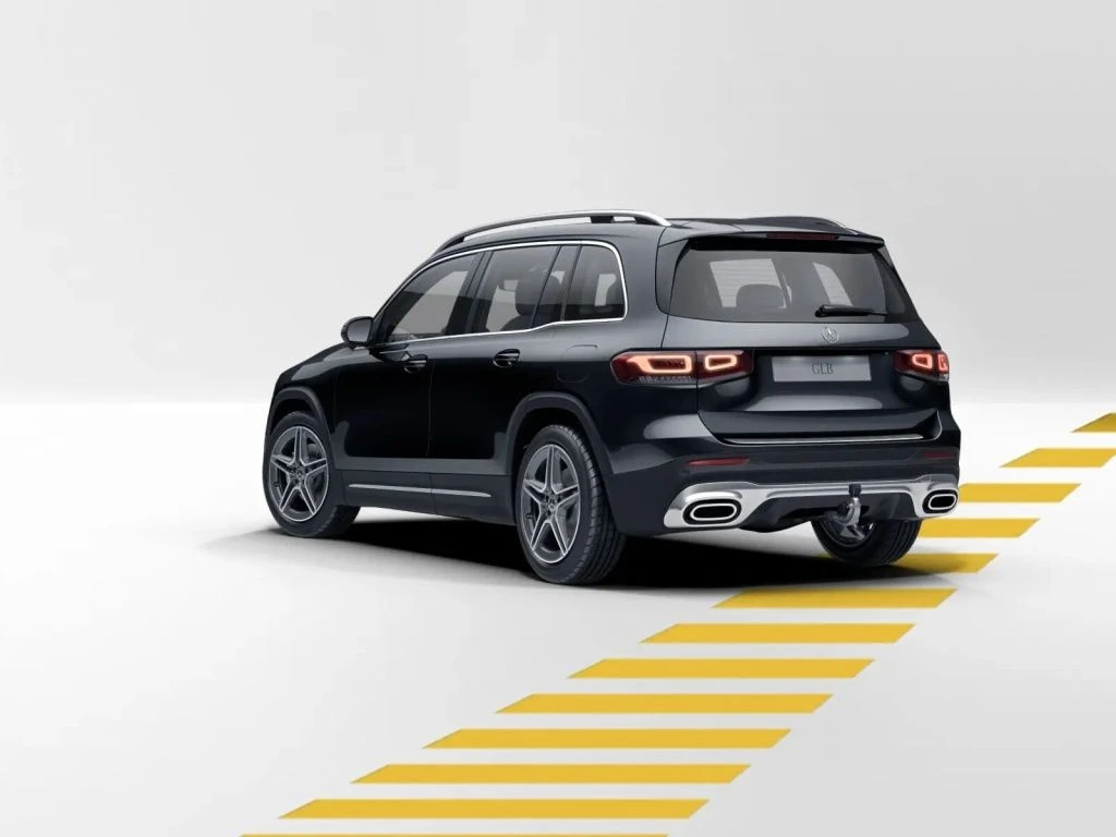Mercedes-Benz-GLB 220 d-image-4