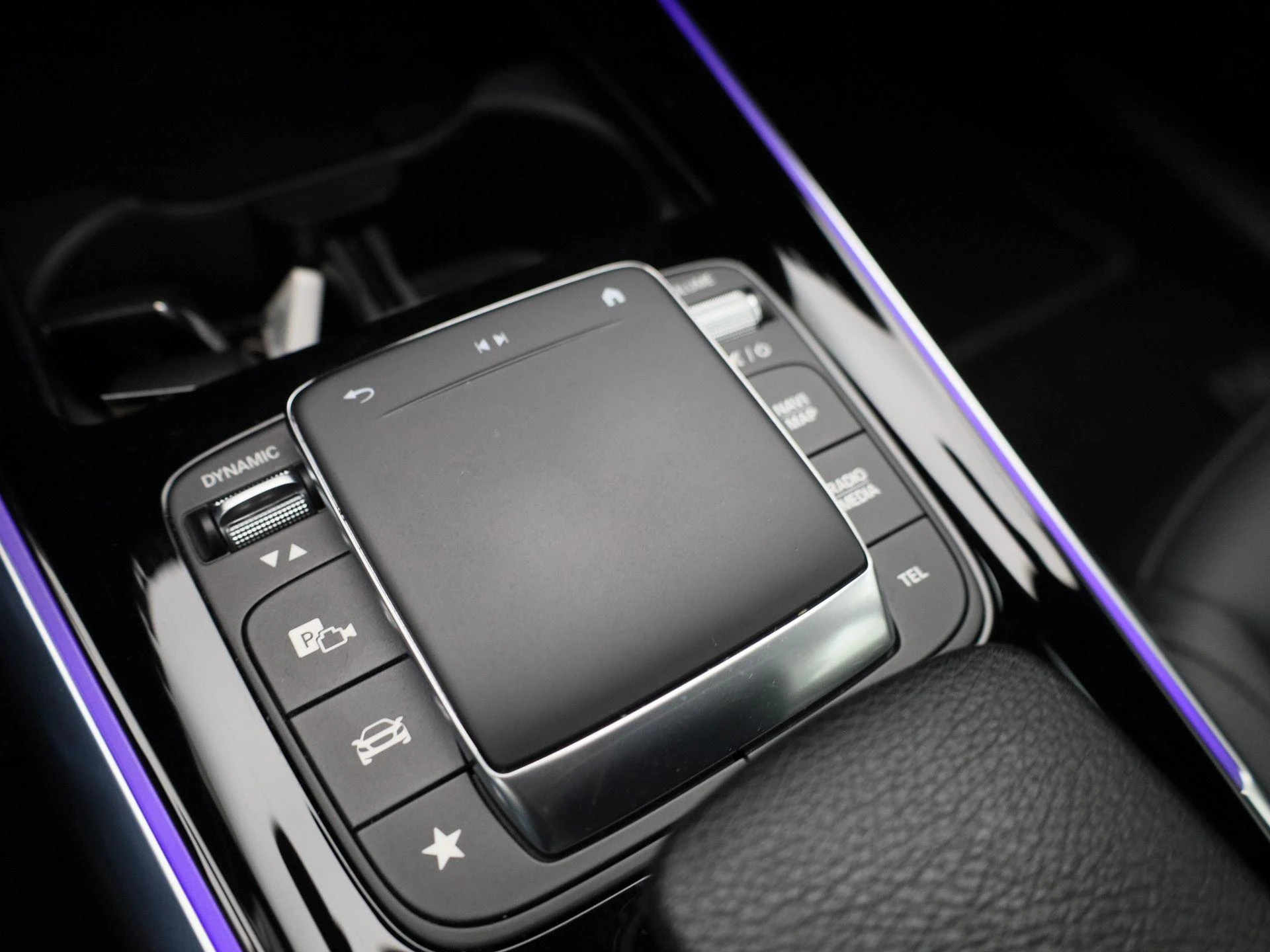 Mercedes-Benz-EQA-image-22