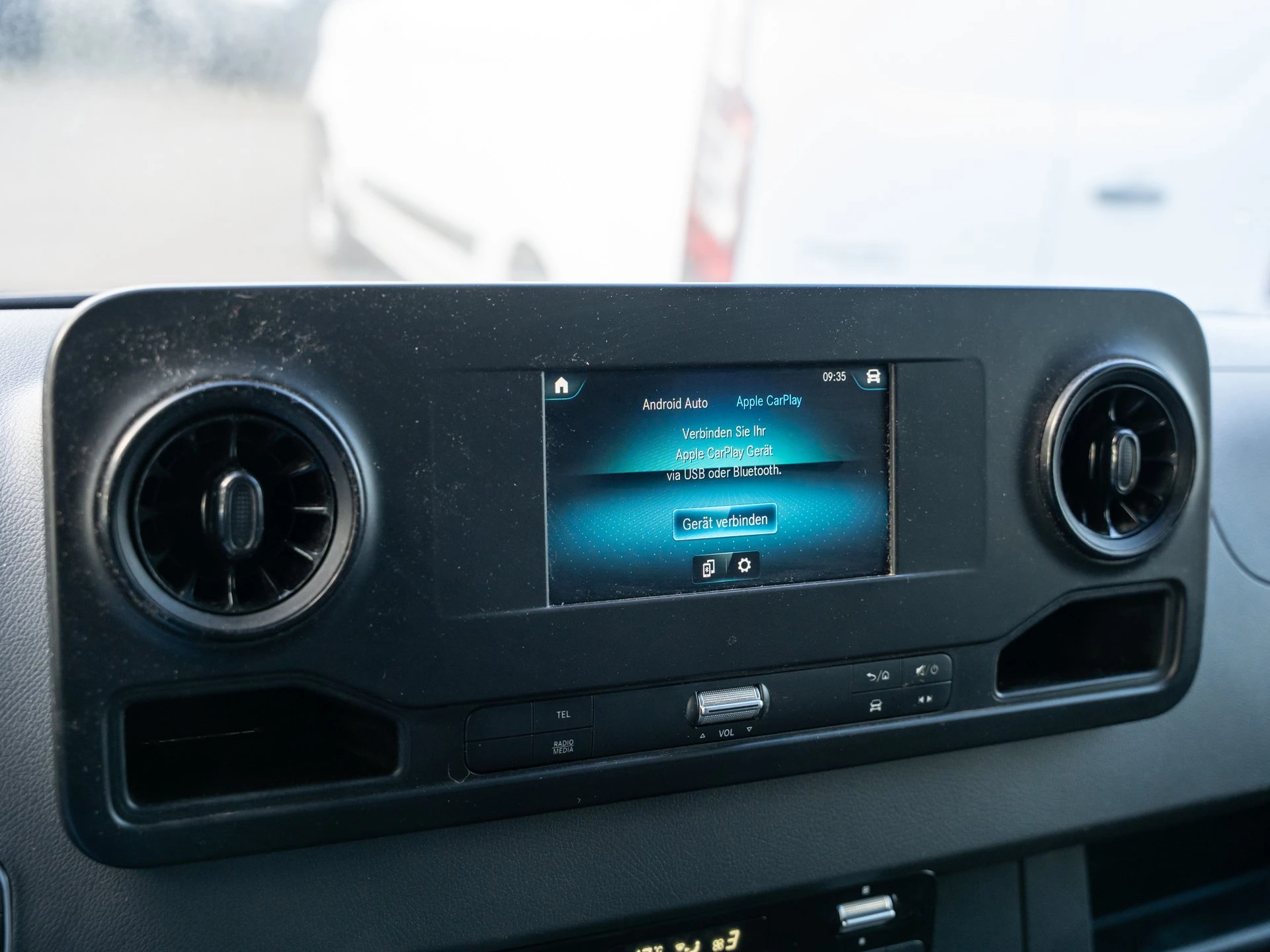 Mercedes-Benz-Sprinter-image-11