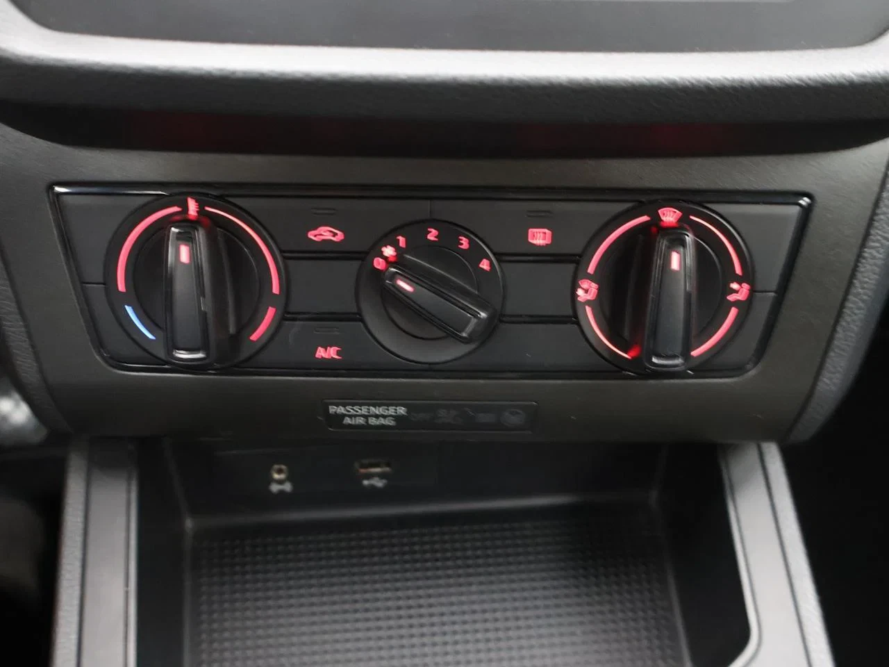 SEAT-Ibiza-image-19