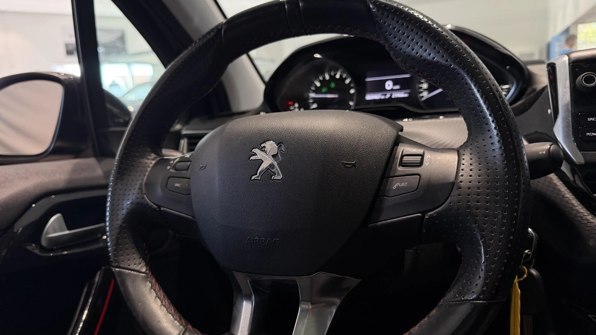 Peugeot-208-image-11
