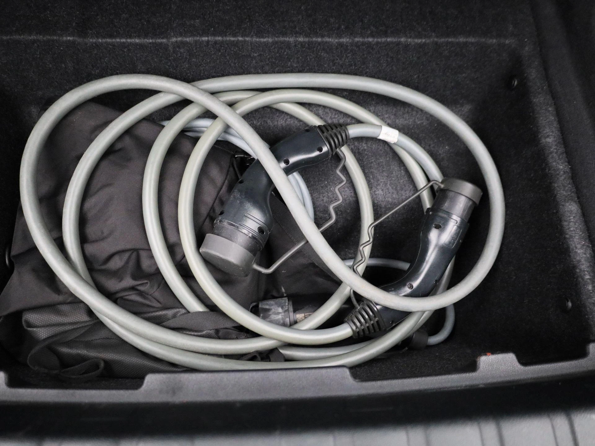 BMW-i4-image-12