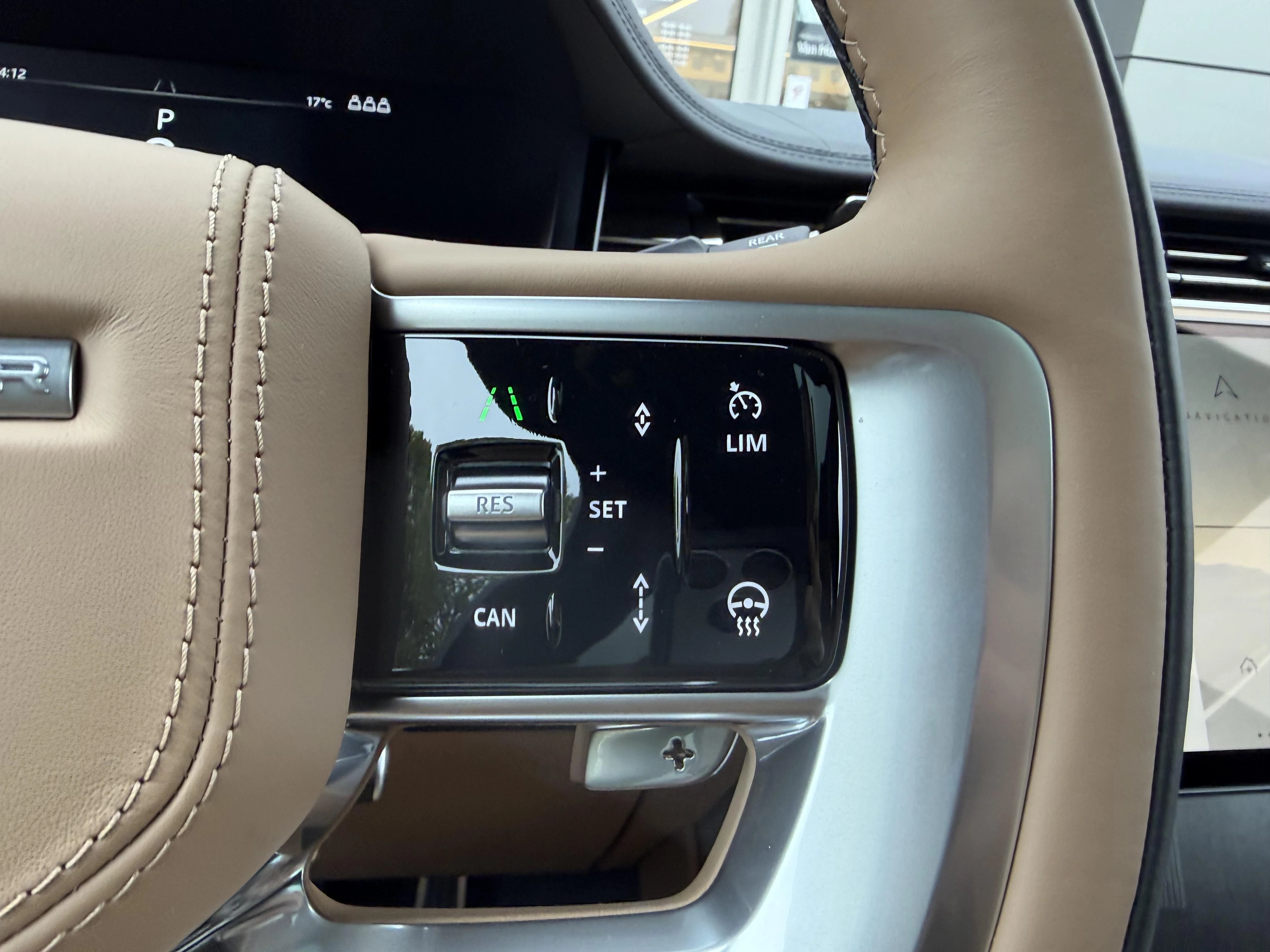 Land Rover-Range Rover-image-17