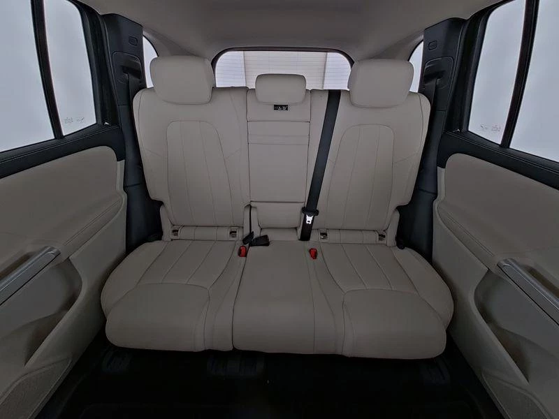 Mercedes-Benz-EQB-image-6