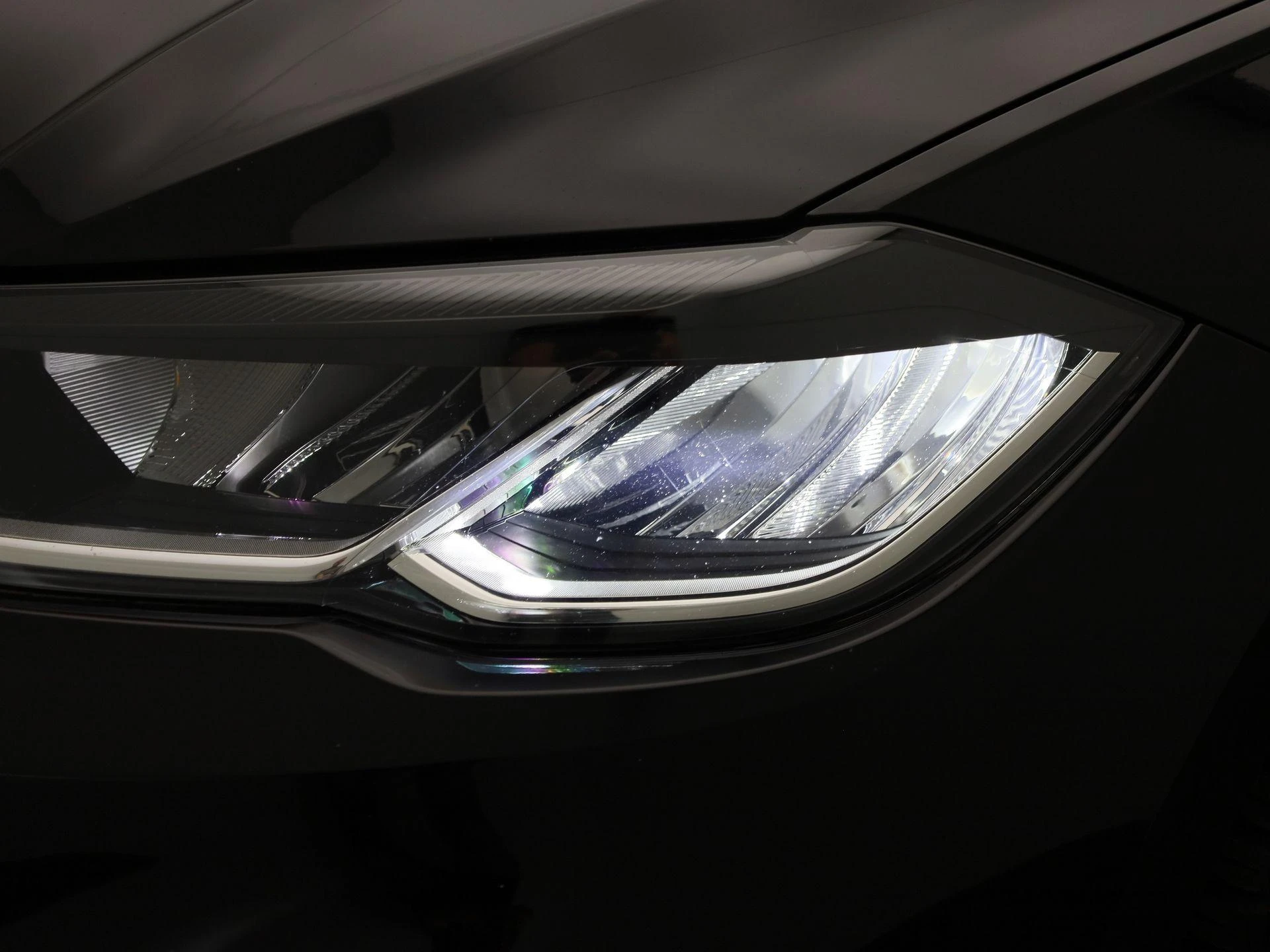 Volkswagen-Polo-image-13
