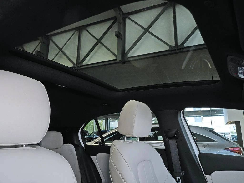 Mercedes-Benz-A-Klasse 200-image-15