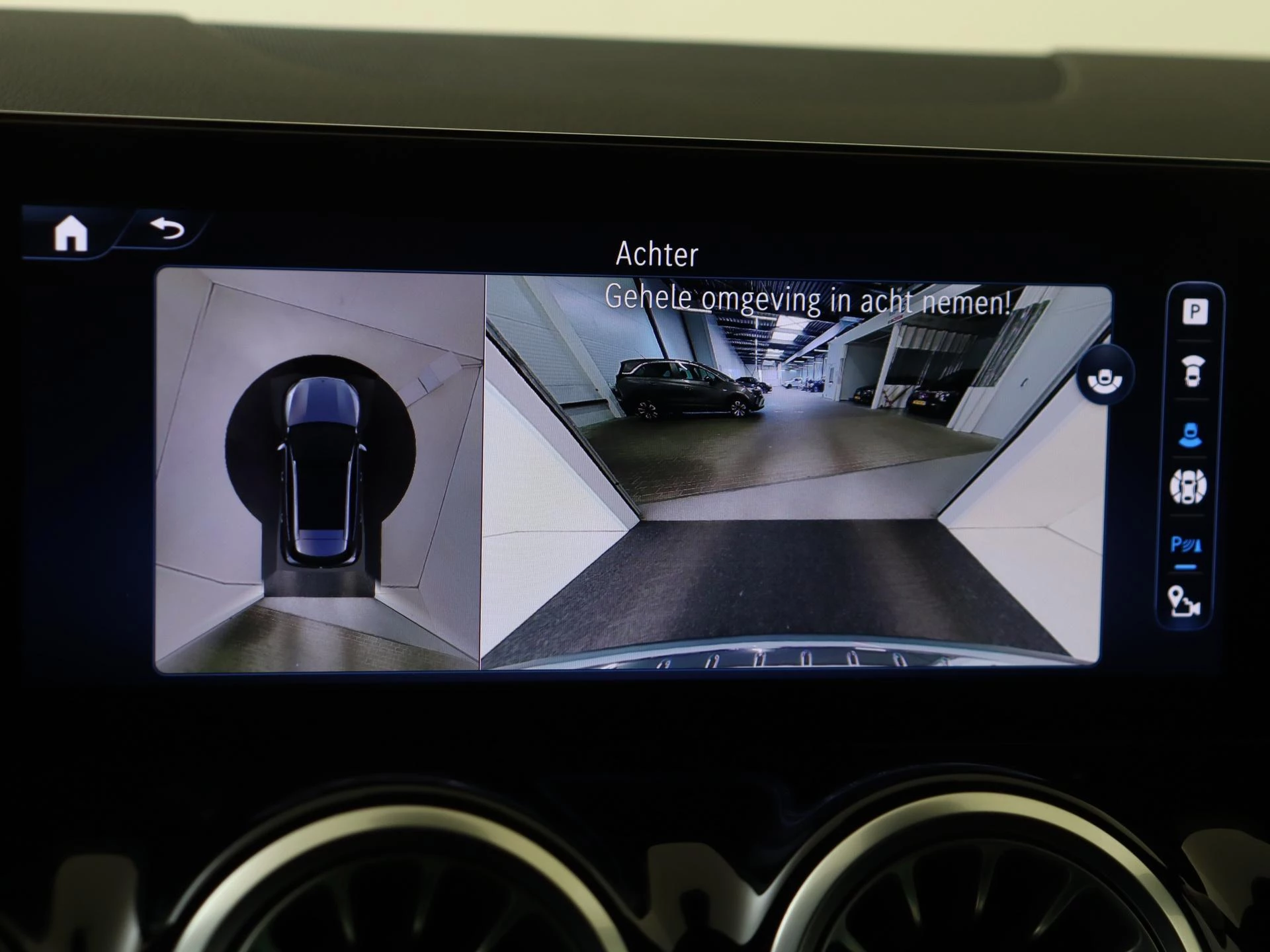 Mercedes-Benz-GLA-image-18