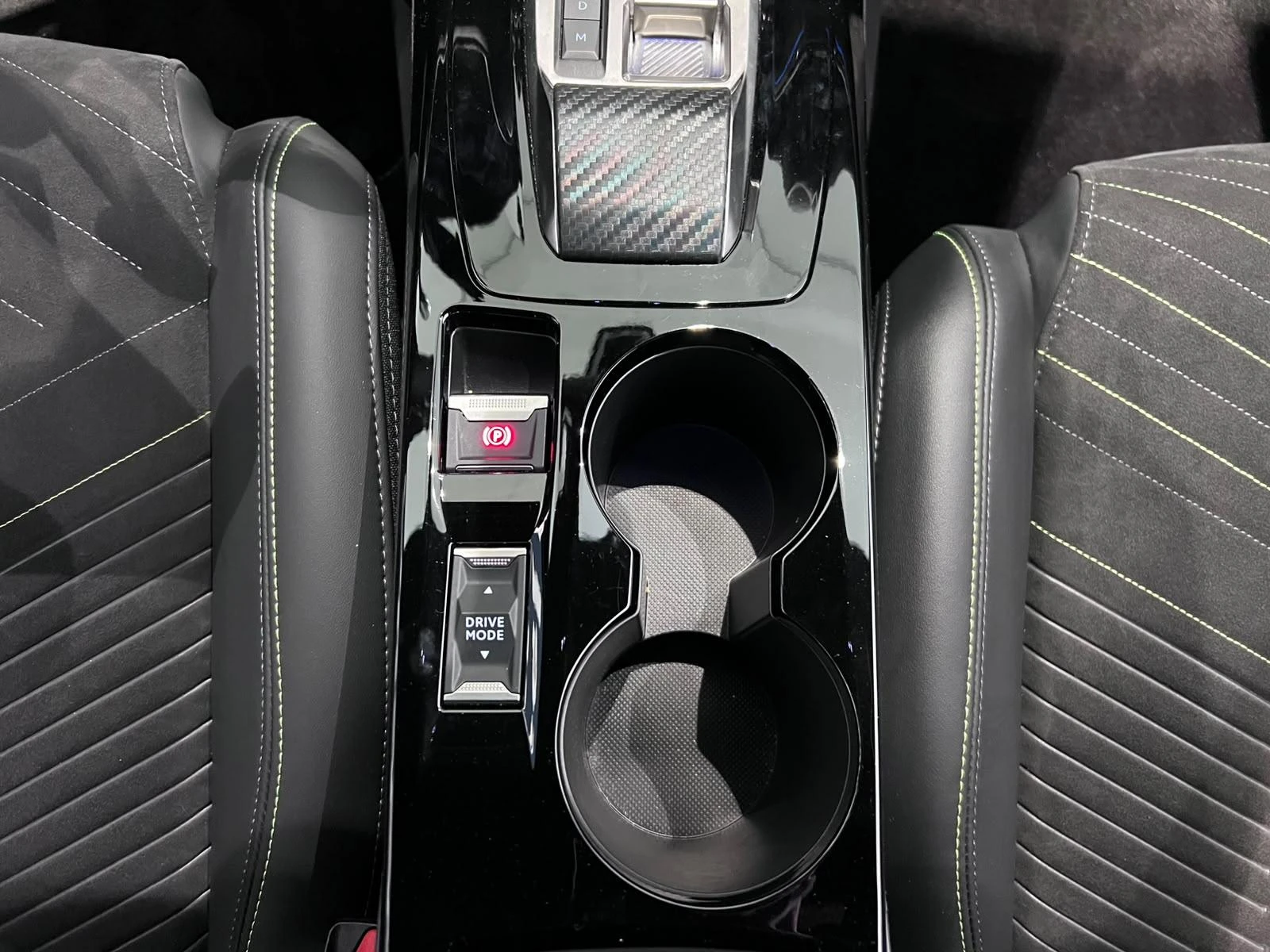 Peugeot 208 1.2 Hybrid 110 e-DCS6 GT