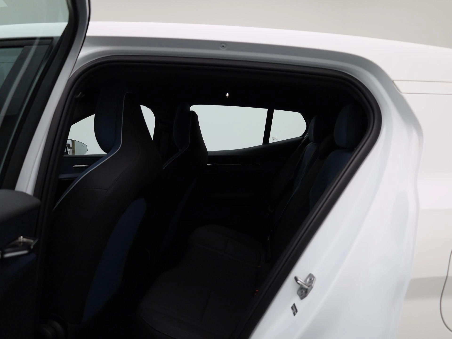 Volvo-EX30-image-9
