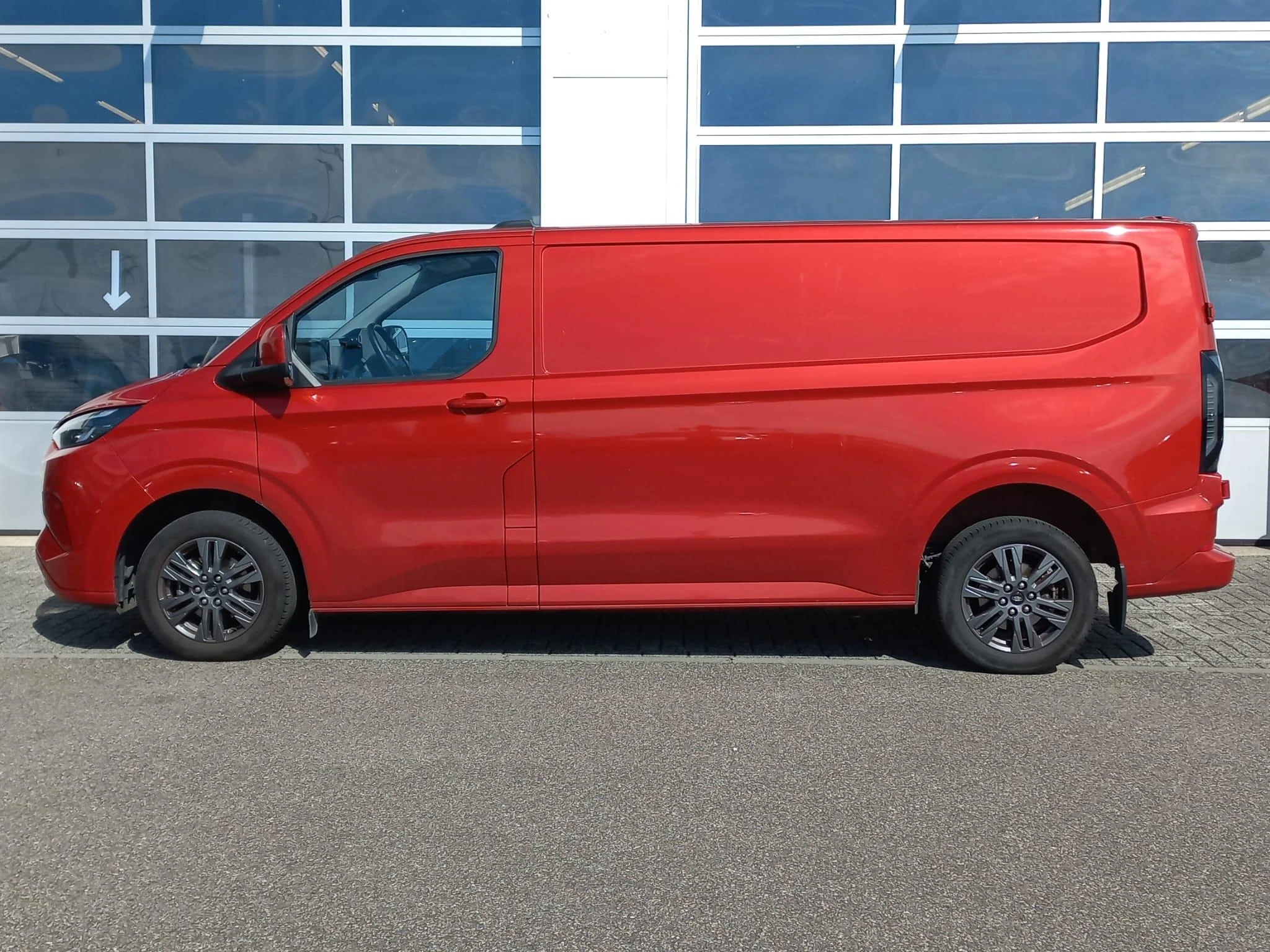 Ford-Transit Custom-image-1