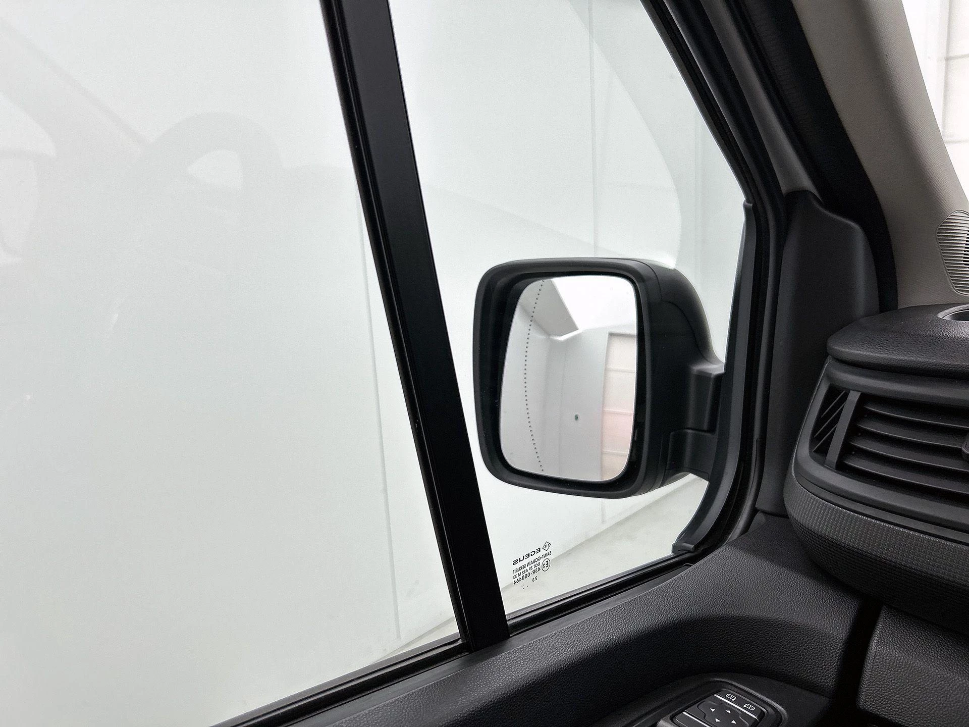 Renault-Trafic-image-19