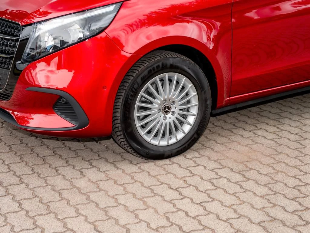 Mercedes-Benz-V-Klasse 220-image-5