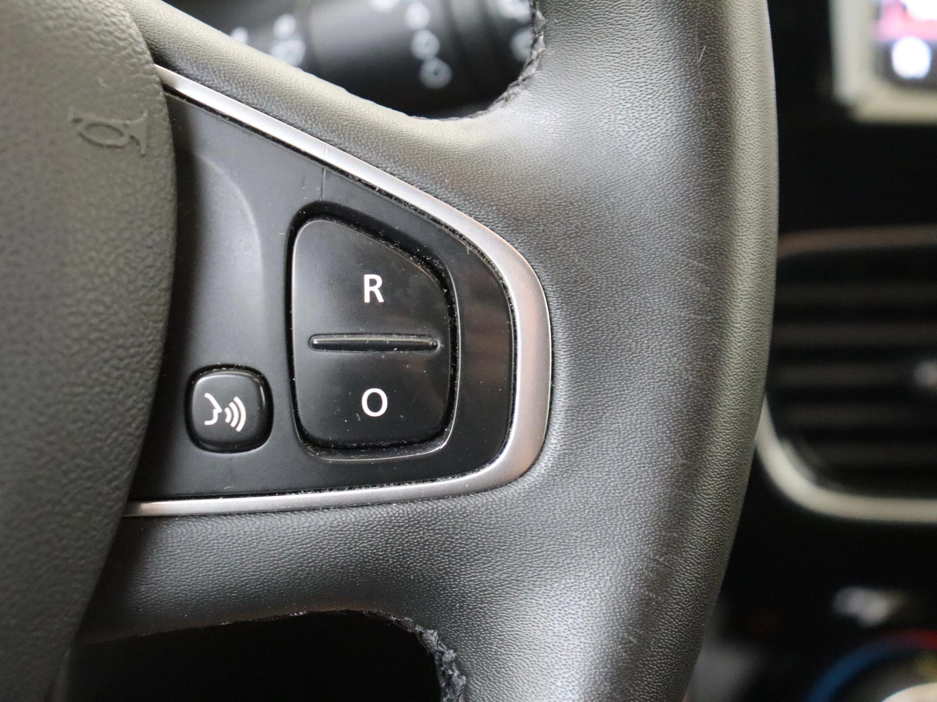 Renault-Clio-image-13