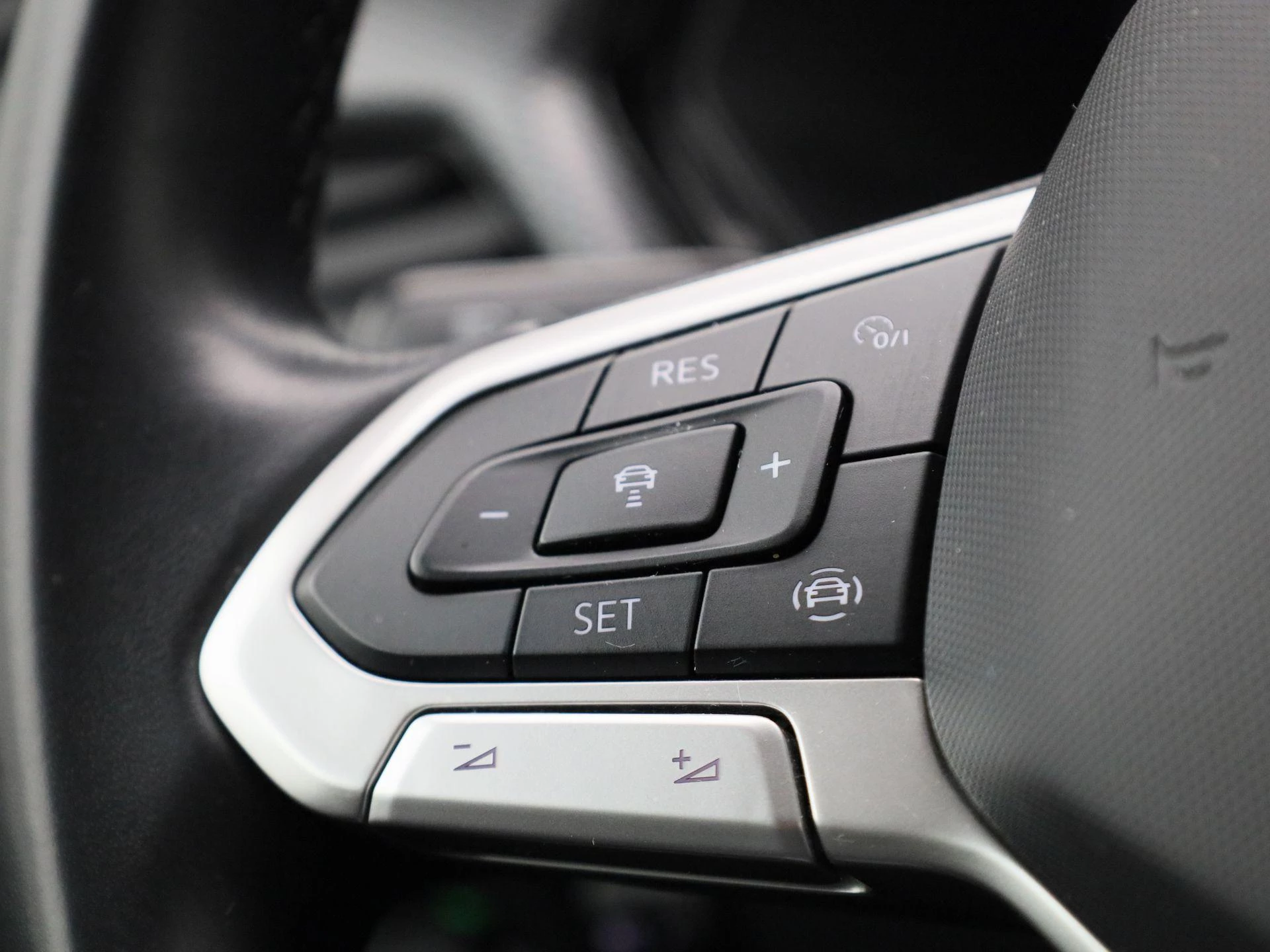 Volkswagen-T-Cross-image-16