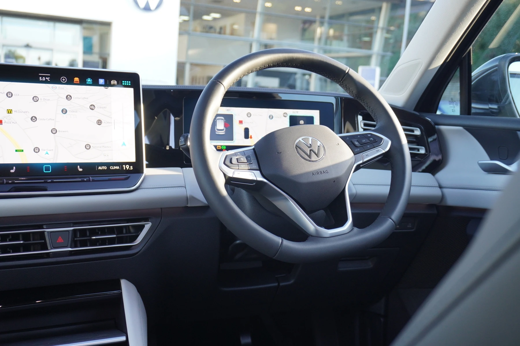 Volkswagen-Tiguan-image-23