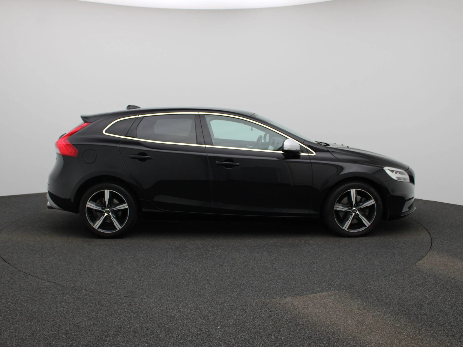 Volvo-V40-image-5