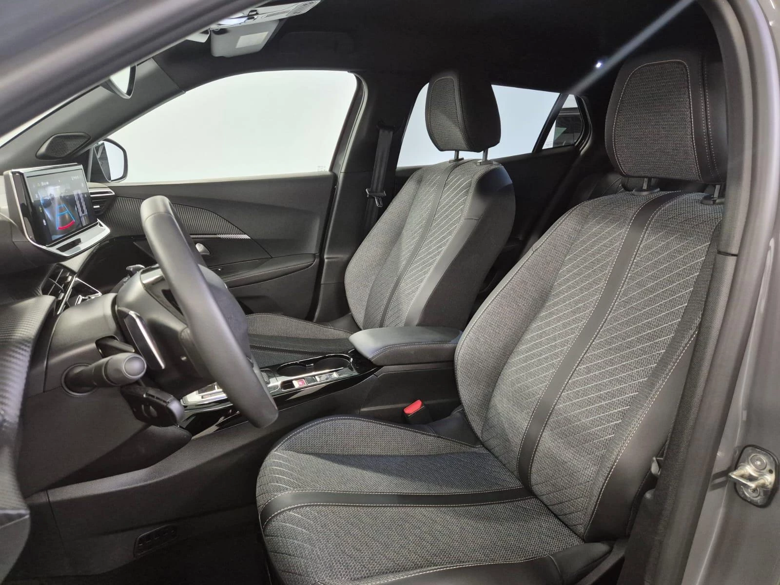 Peugeot 5008 1.2 HYBRID 145 e-DSC6 GT 7 seats + pano dak