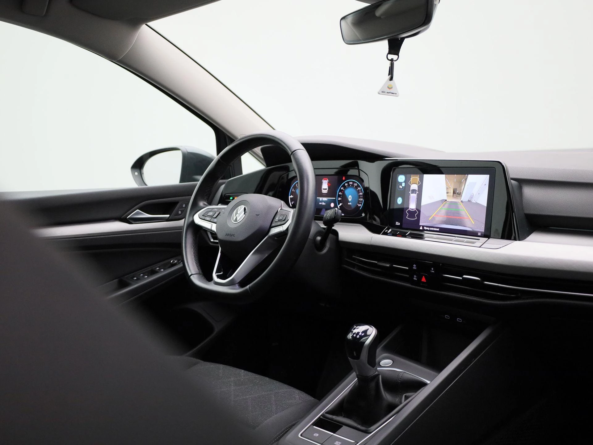 Volkswagen-Golf-image-30