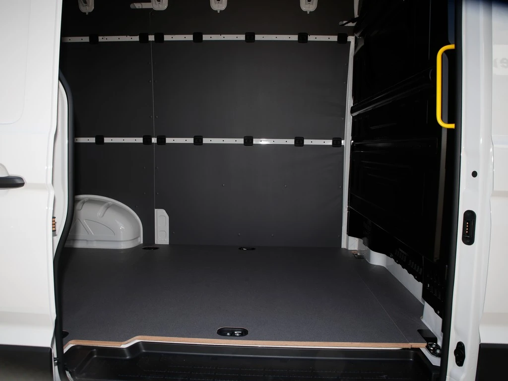 Volkswagen Crafter 35 mittellang Hochdach FWD