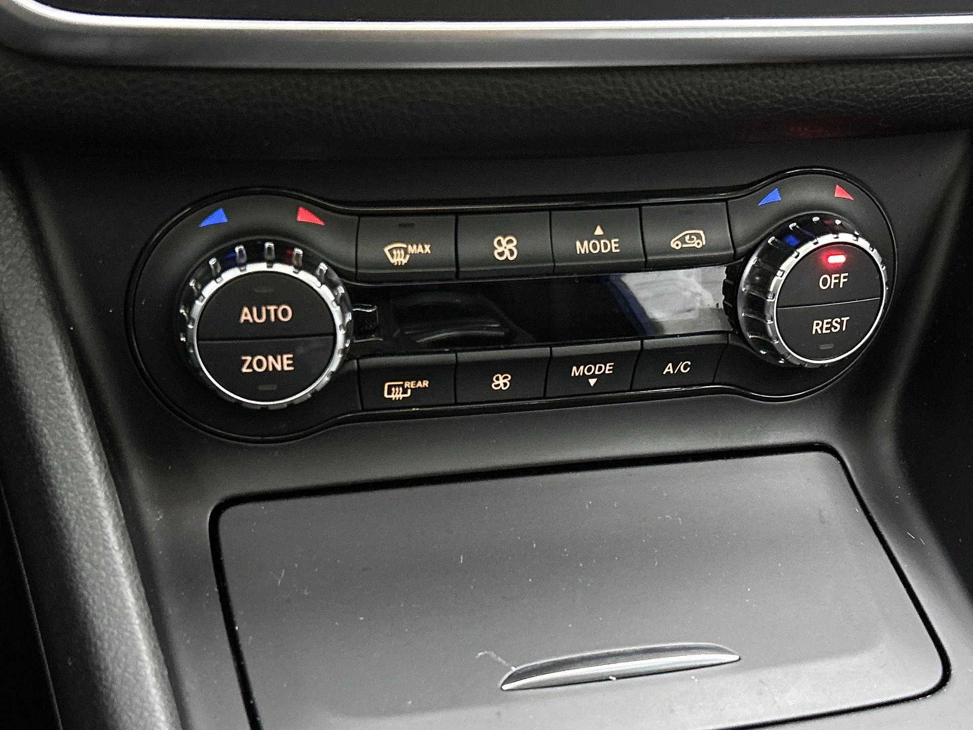 Mercedes-Benz-CLA-image-22
