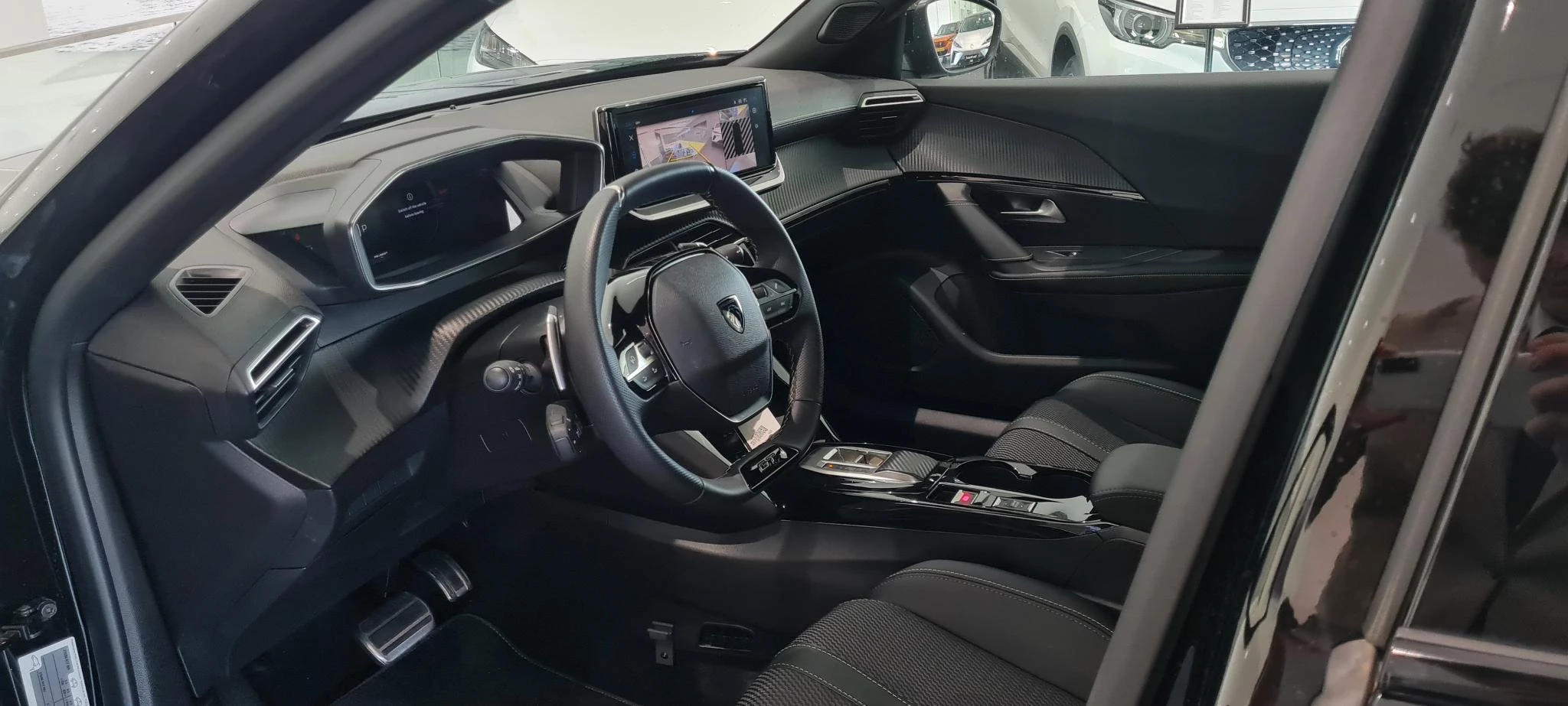 Peugeot 2008 1.2 Hybrid 145 GT