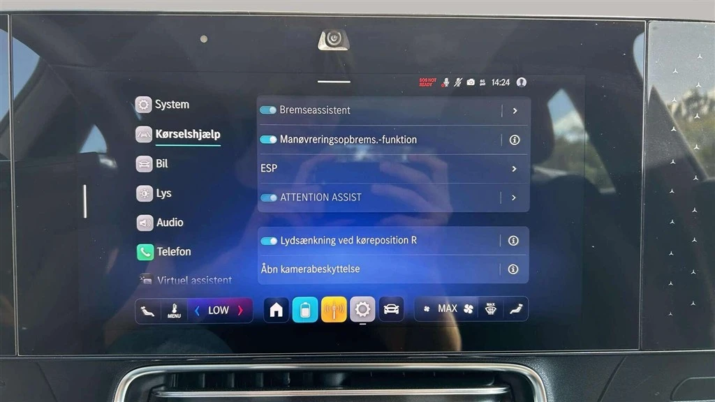 Mercedes-Benz-CLA-image-17