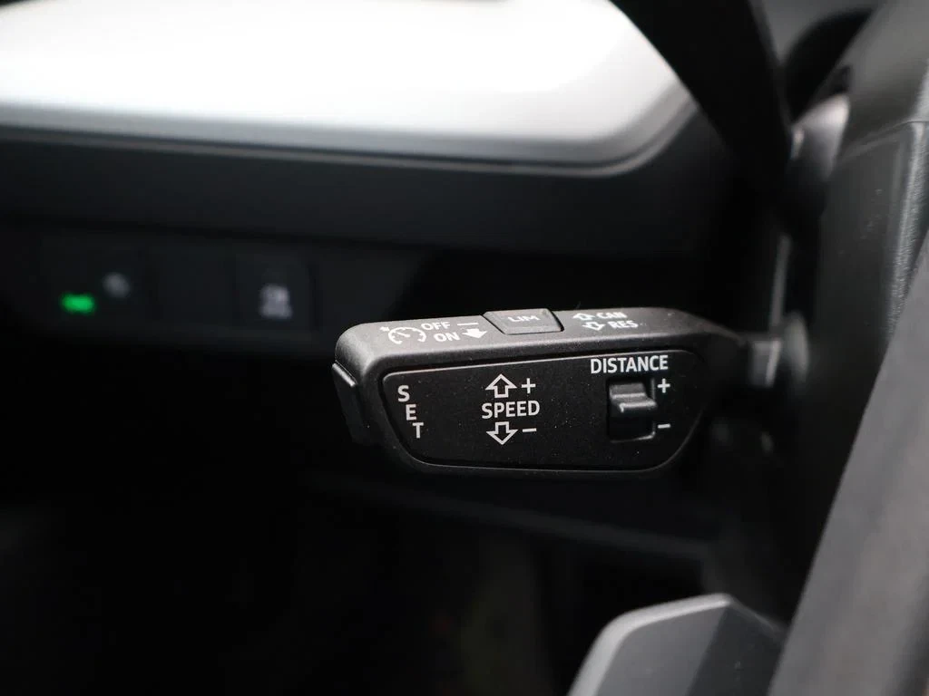 Audi-Q4 e-tron-image-8