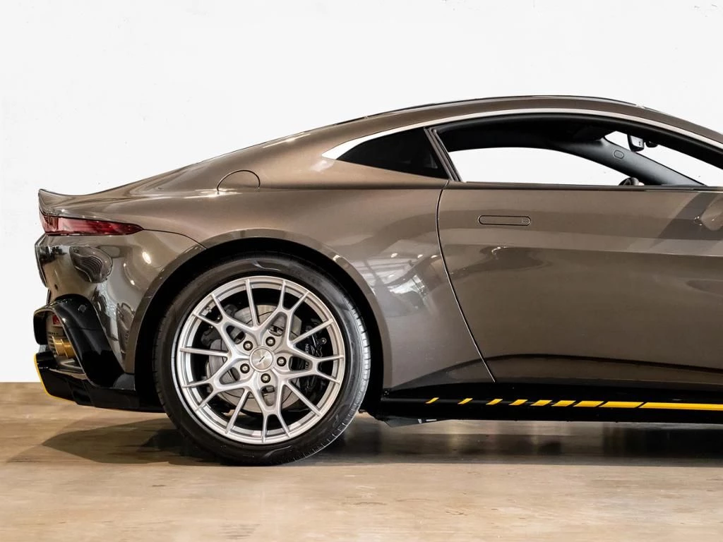 Aston Martin V8 Vantage Coupé 007 Edition 1 of 100