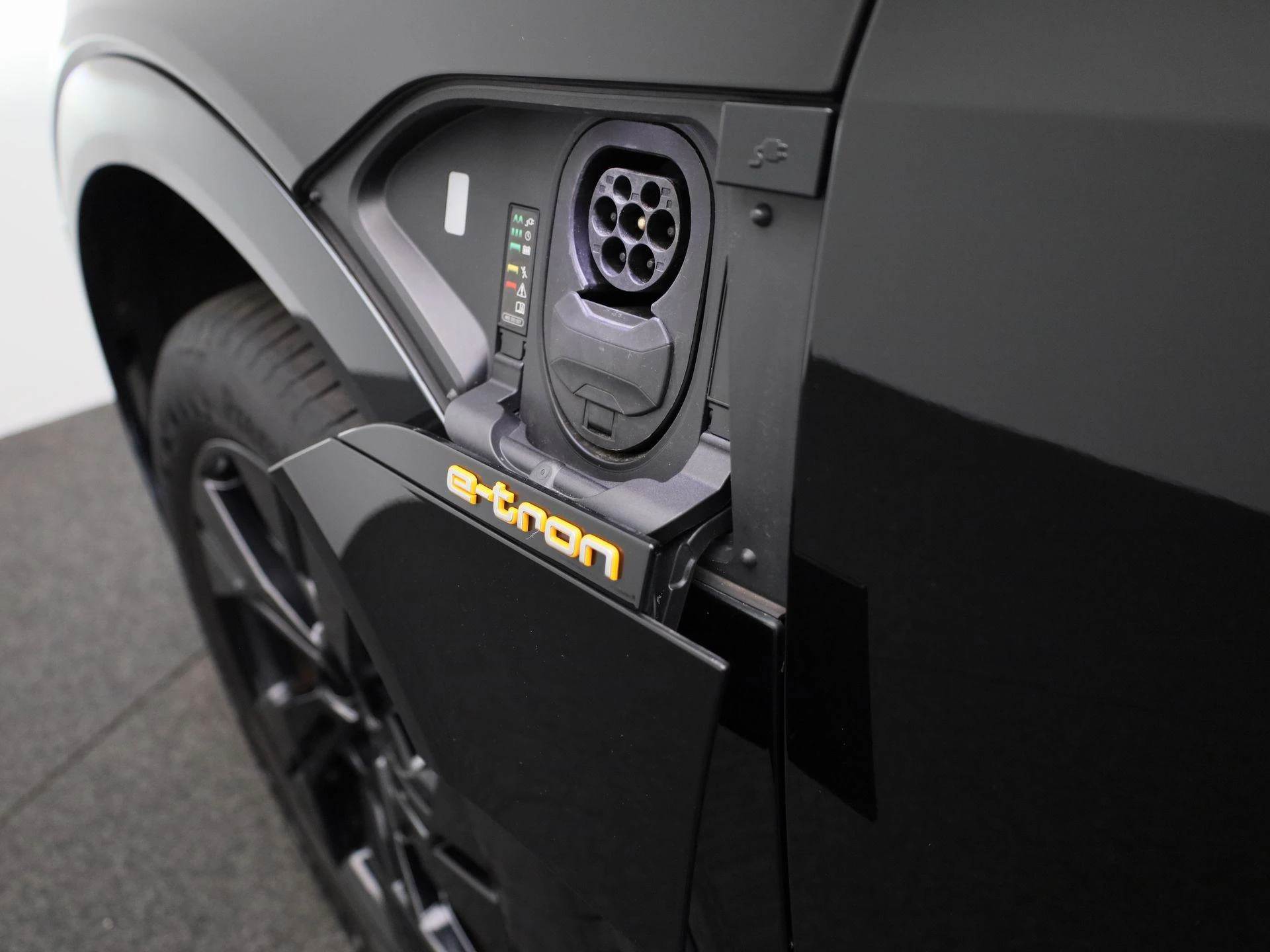 Audi-e-tron-image-17