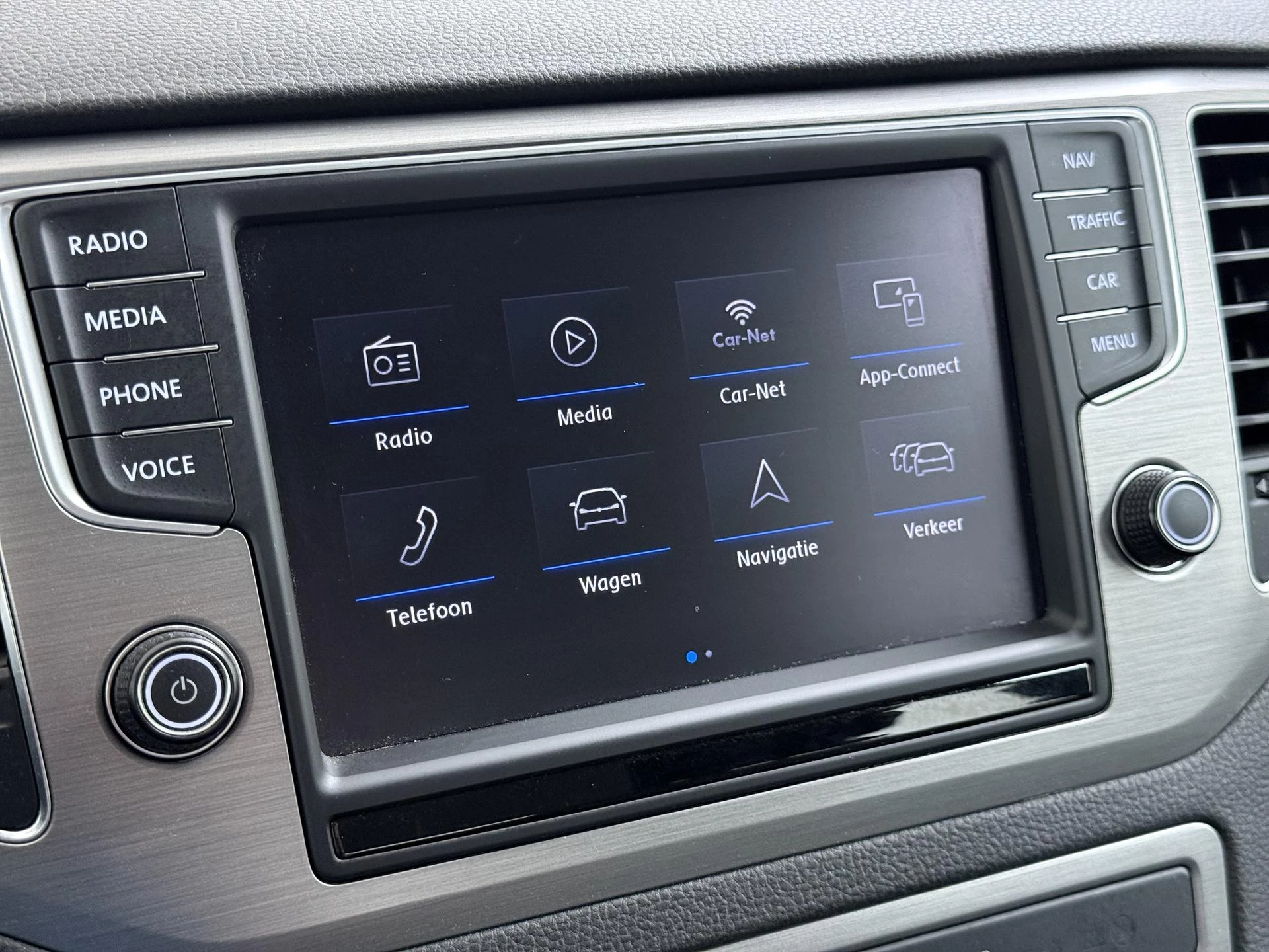 Volkswagen-Golf Sportsvan-image-17