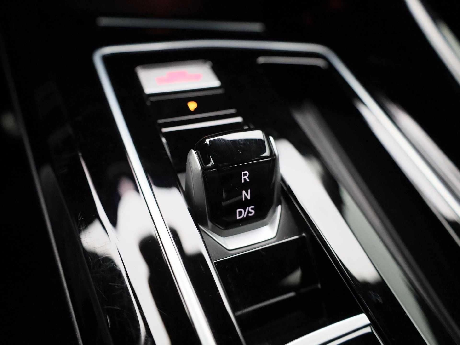 Volkswagen-Golf-image-32