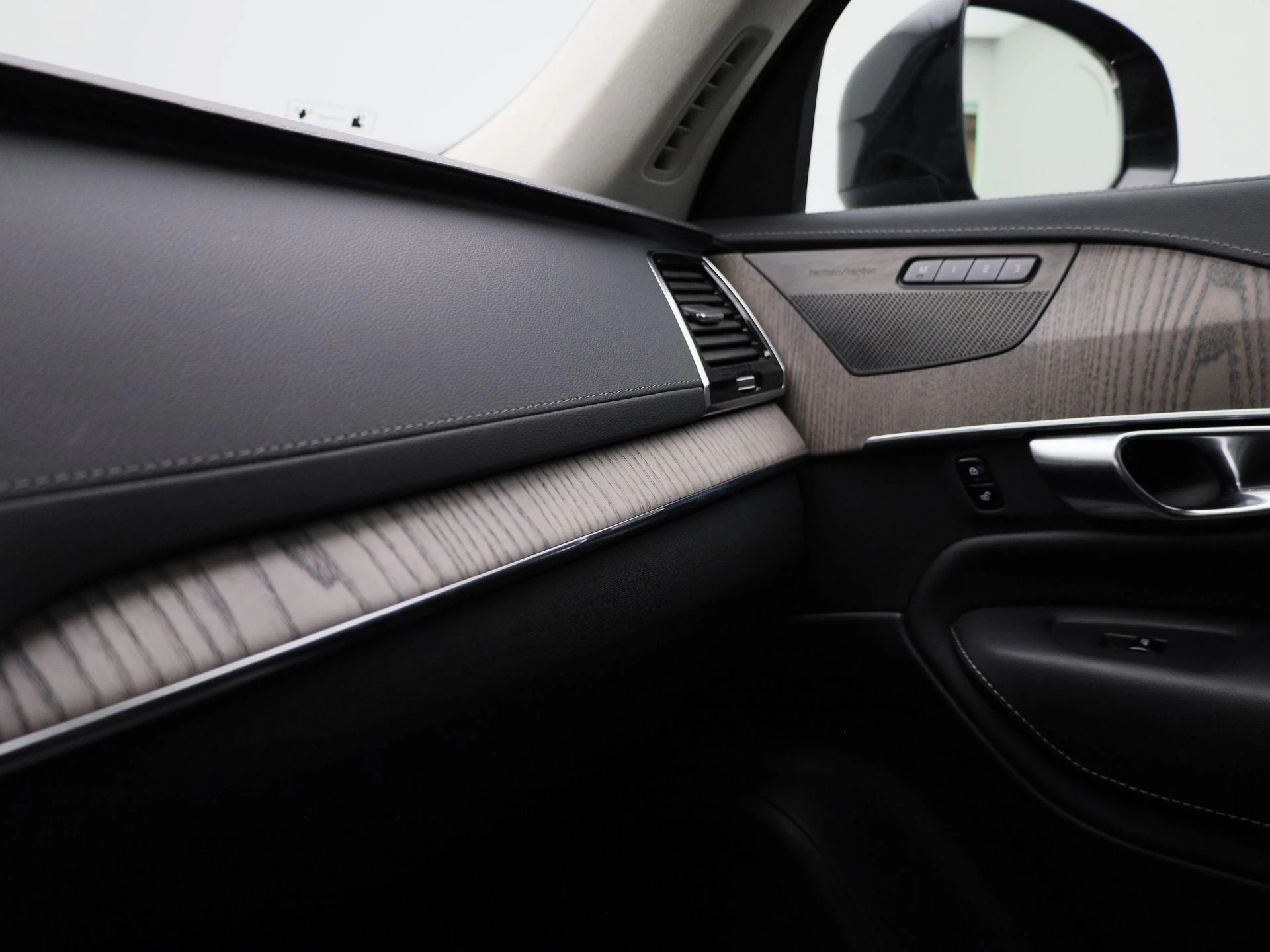 Volvo-XC90-image-26