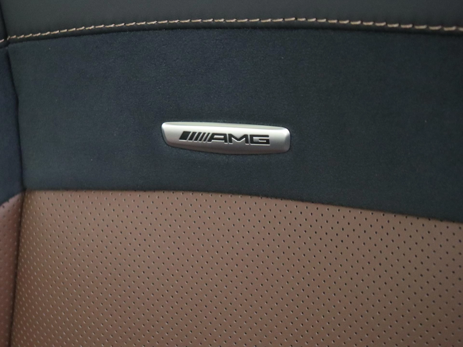 Mercedes-Benz-GLE-image-17