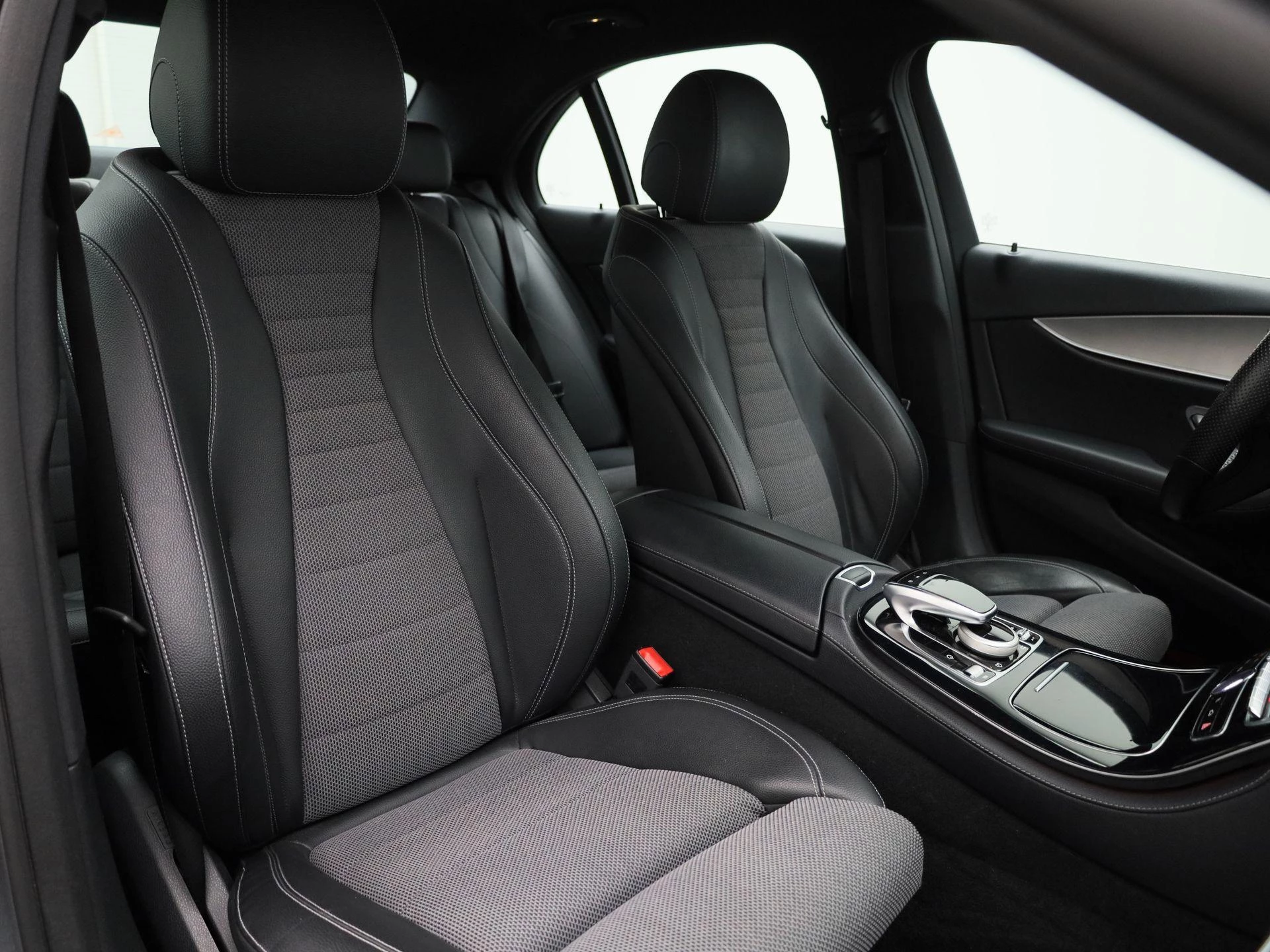 Mercedes-Benz-E-Klasse-image-33