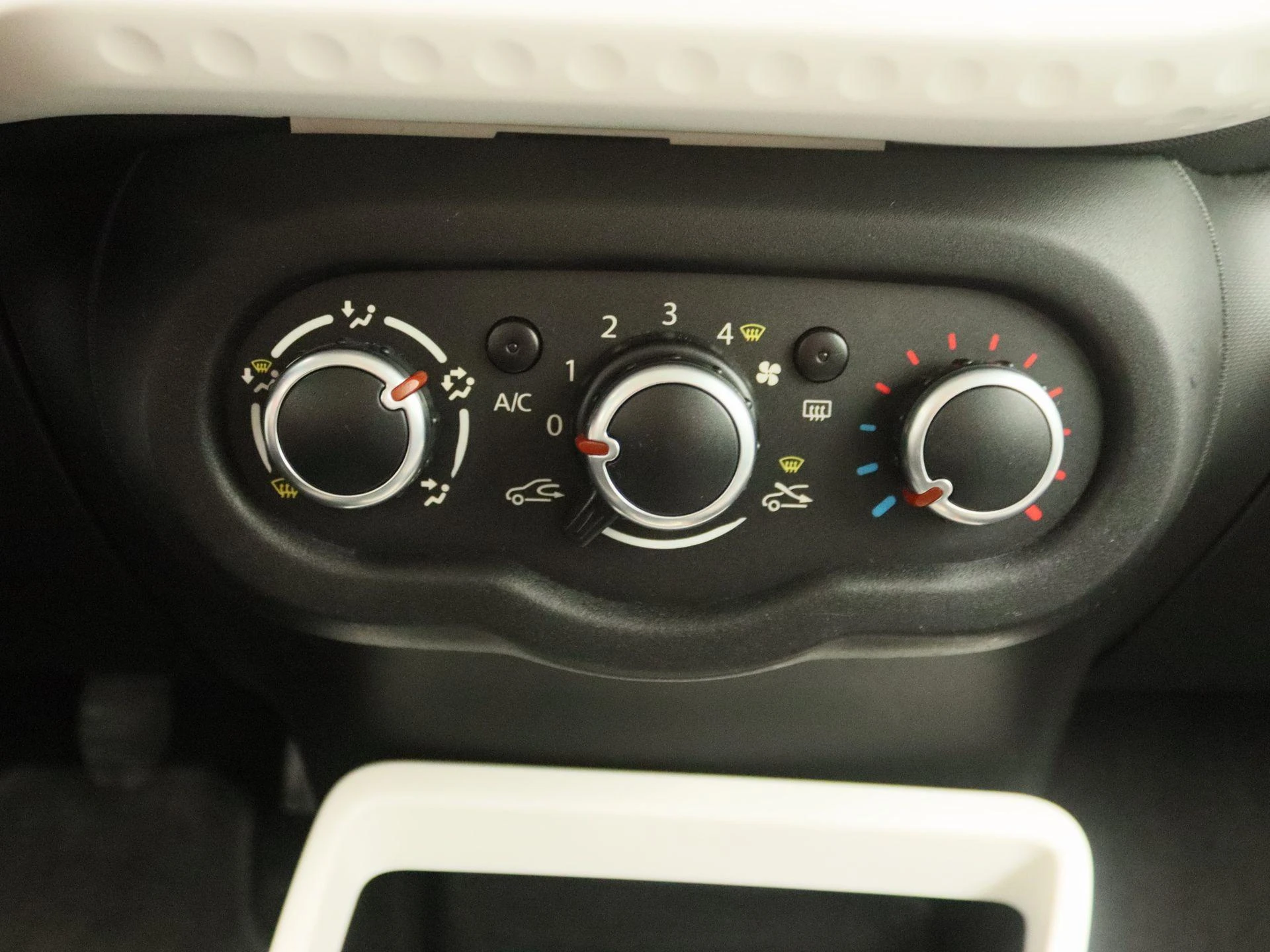 Renault-Twingo-image-9
