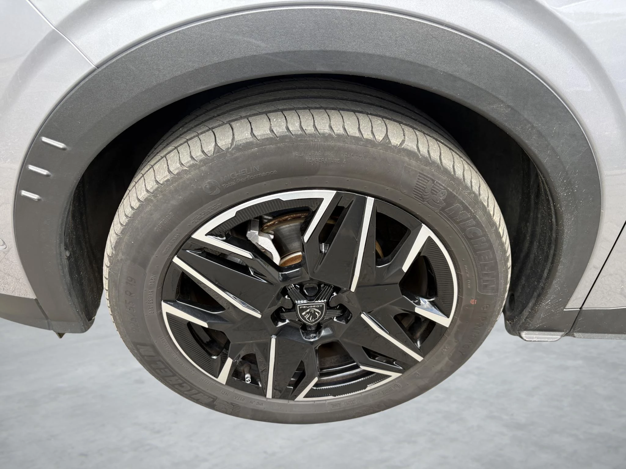 Peugeot 3008 1.2 HYBRID 136 e-DSC6 GT