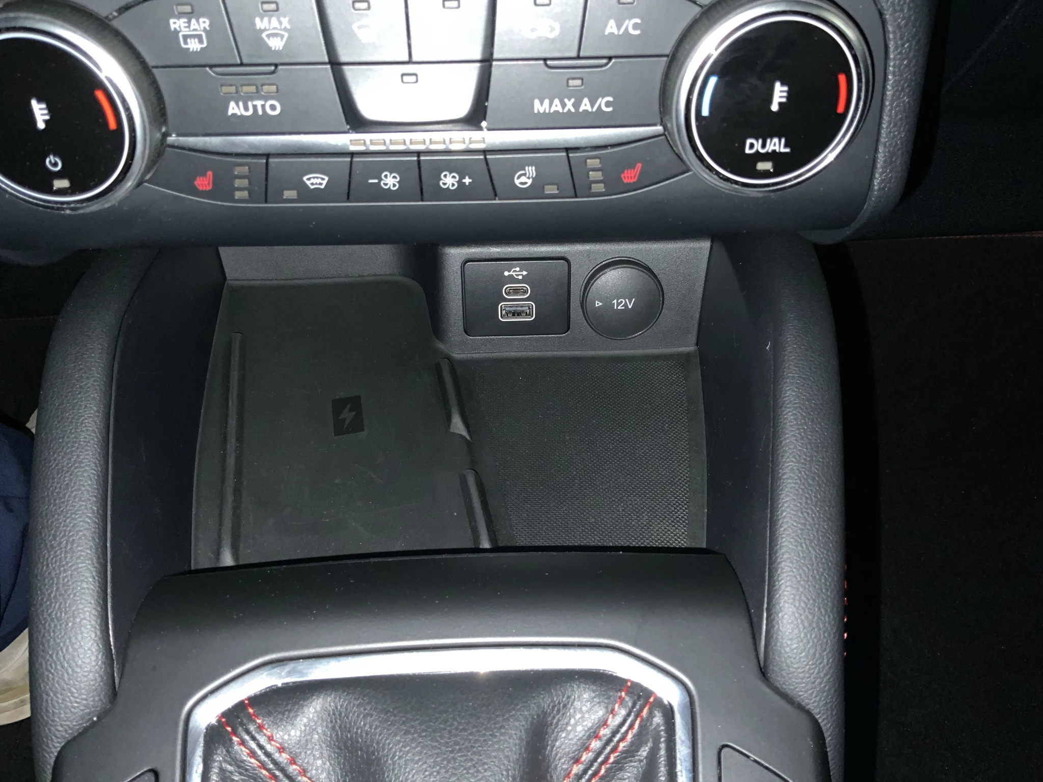 Ford Kuga ST-Line X*PANO*AHK*KAM*ACC*NAVI*SOUND-SYS. LED Pano SHZ 4xSHZ